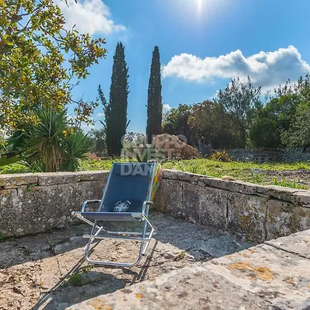 Trullo Betulla Летний дом Чистернино